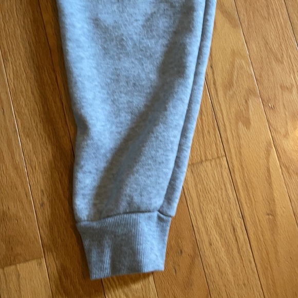 Comfy gray work out sweatpants - Picture 4 of 8